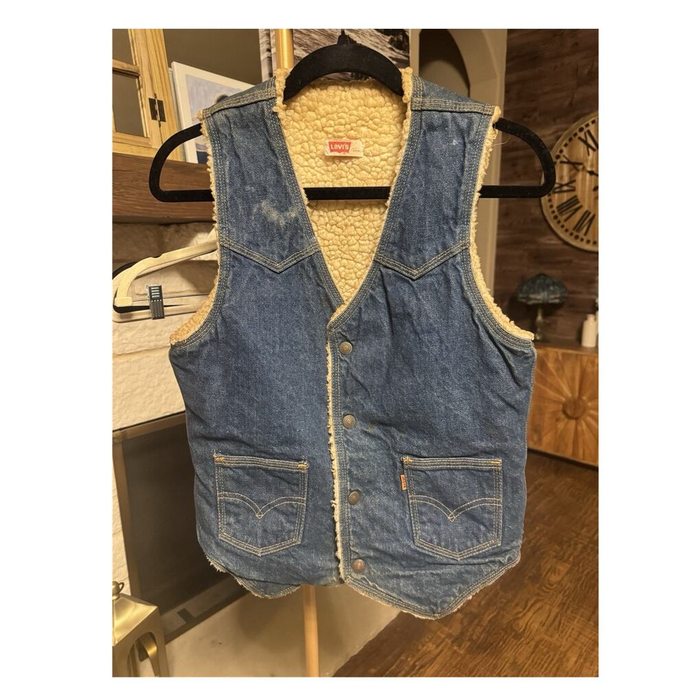 Vintage 70’s/early 80’s Levi's Sherpa Denim Vest Men's S Eagle painted on back